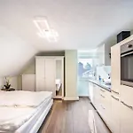 Salty Sol Apartment *